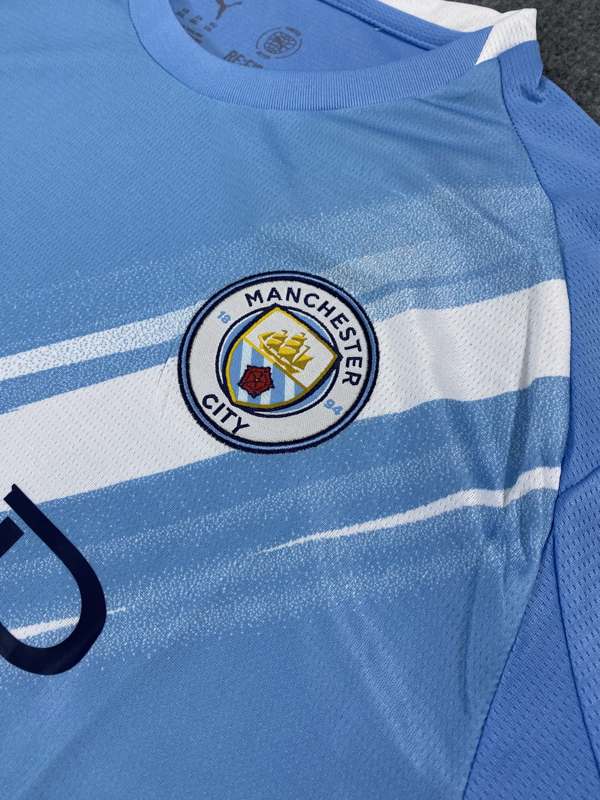 bo-ao-bong-da-clb-manchester-city-san-nha-2025-2026